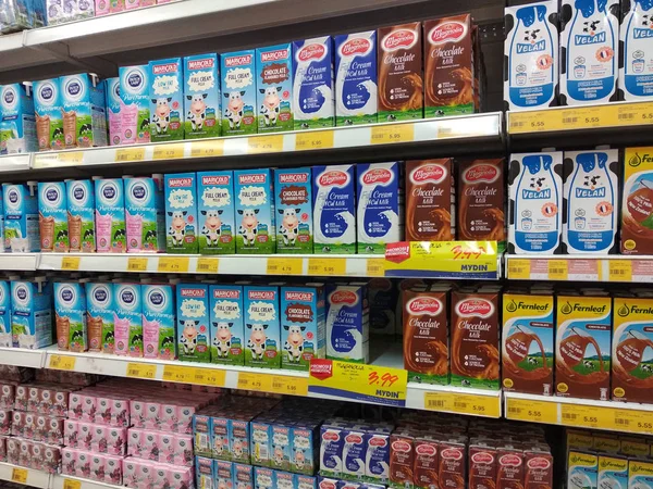 Kuala Lumpur Maleisië Juli 2019 Zuivel Melk Weergegeven Het Rek — Stockfoto