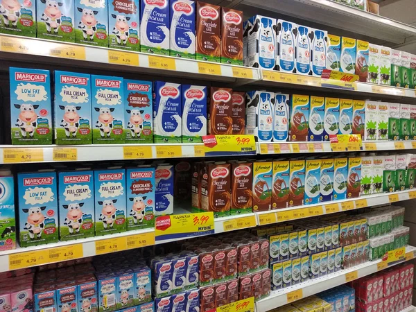 Kuala Lumpur Malasia Julio 2019 Leche Láctea Expuesta Estante Dentro —  Fotos de Stock