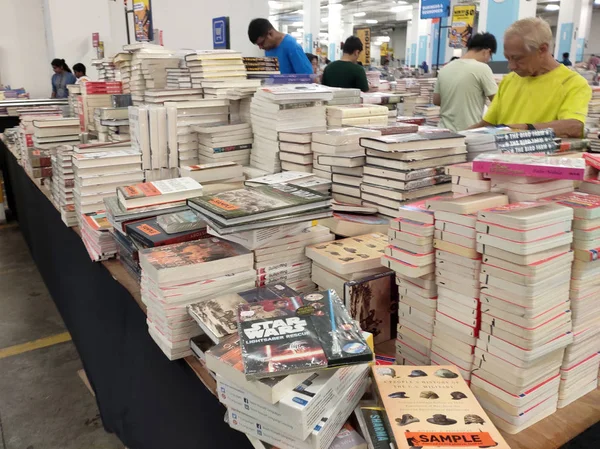Kuala Lumpur Malaysia Julho 2019 Livros Cima Mesa Para Venda — Fotografia de Stock