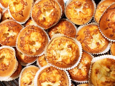 Çeşitli ekmek çeşitleri satışa sunulmaktadır. Müşterilerine varyasyonsağlamak için çeşitli tasarımlar da yapılmıştır.