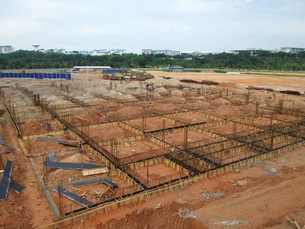 Kuala Lumpur Malaysia July 2018 Construction Workers Installing Fabricating Timber — Stock Photo, Image