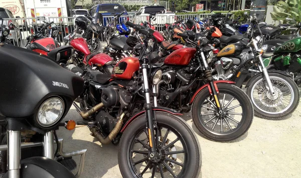 Kuala Lumpur Malaysia Dezembro 2017 Vários Modelo Harley Davidson Estacionamento — Fotografia de Stock