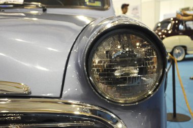 Kuala Lumpur, Malezya-11 Kasım 2017: araba far. Özellikle geceleri sürücü için yeterli vizyon vermek için tasarlanmıştır.    