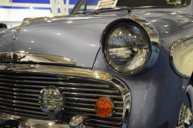 Kuala Lumpur, Malezya-11 Kasım 2017: araba far. Özellikle geceleri sürücü için yeterli vizyon vermek için tasarlanmıştır.    