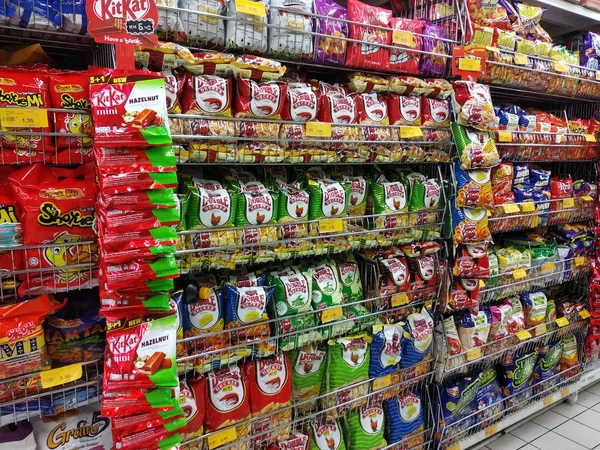 Kuala Lumpur Malaysia Luglio 2019 Varie Confezioni Cibo Spazzatura Snack — Foto Stock