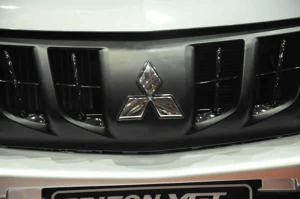 Куала Лумпур Малайзія Листопада 2017 Mitsubishi Емблеми Автомобіля Фірмового Логотипу — стокове фото