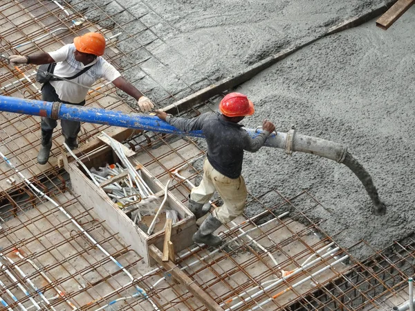 Kuala Lumpur Malezya Ocak 2018 Nşaat Işçileri Beton Örümcek Hortumu — Stok fotoğraf