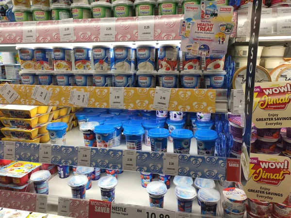 Kuala Lumpur Maleisië Juli 2019 Yoghurt Dranken Andere Zuivelproducten Weergegeven — Stockfoto