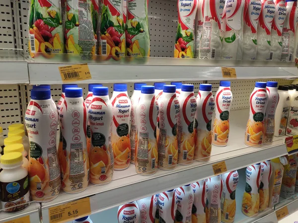 Kuala Lumpur Malezja Lipca 2019 Jogurt Napoje Inne Produkty Mleczne — Zdjęcie stockowe