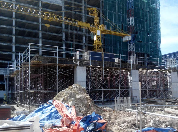 クアラルンプール マレーシア 2017年3月17日 補強コンクリートの建物のための金型を構築するための最も安価な方法として使用される木材フォームの仕事 フォーム作業は 建設現場で手動で構築されました — ストック写真