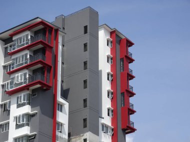Kuala Lumpur, Malezya -20 Temmuz 2017: Modern cephe tasarımına sahip yüksek katlı apartman. Malezya kentsel alanda popüler Daire konut. 