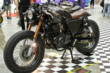 Kuala Lumpur, Malezya-25 Eylül 2016: özel motosiklet. Eski motosiklet modeli kendi tutku ve yaratıcılığın yerine getirmek için Tasarımcısı tarafından özelleştirilmiş. 