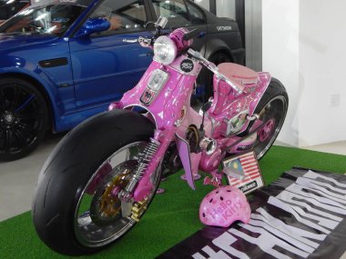 Kuala Lumpur, Malezya-25 Eylül 2016: özel motosiklet. Eski motosiklet modeli kendi tutku ve yaratıcılığın yerine getirmek için Tasarımcısı tarafından özelleştirilmiş. 