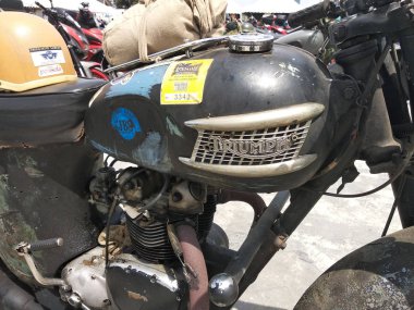 Kuala Lumpur, Malezya -24 Mart 2018: Triumph motosiklet & marka logoları. Logolar ve amblem motosiklet gövdesinde basıldı. Bazı logolar motosiklet modeline bağlı olarak farklıydı.