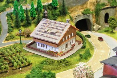 Kuala Lumpur, Malezya -31 Mart 2018: Bir Avrupa köyünün minyatür modeli. Güzel bir Avrupa tarzı geleneksel evin küçük bir model.  