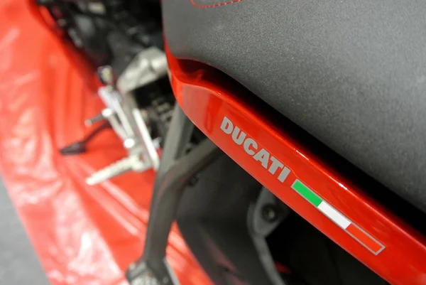 Kuala Lumpur Malaysia March 2018 Emblema Ducati Logotipos Corpo Motocicleta — Fotografia de Stock