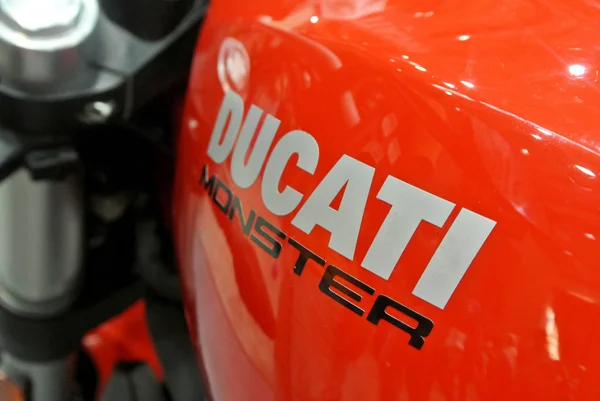 吉隆坡 马来西亚 2018年3月24日 杜卡迪标志和标志在摩托车车身 杜卡迪是意大利著名的摩托车制造商之一 — 图库照片
