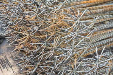 Malacca, Malezya -14 Nisan 2016: Şantiyede önceden stresli beton için stres öncesi kablo tendonu çapa ucu ve sonu. Daha geniş açıklıklı daha iyi beton levha kalitesi elde etmek için bir teknolojidir.  