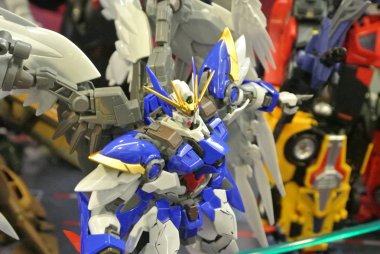 Kuala Lumpur, Malezya - 31 Mart 2018: Mobil Takım Elbiseli Gundam oyuncağı model ve oyuncaklara odaklandı. Gunpla & Bandai 'nin kurgusal Gundam evreninin karakterleri.