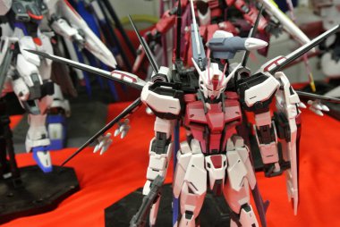 Kuala Lumpur, Malezya - 31 Mart 2018: Mobil Takım Elbiseli Gundam oyuncağı model ve oyuncaklara odaklandı. Gunpla & Bandai 'nin kurgusal Gundam evreninin karakterleri.