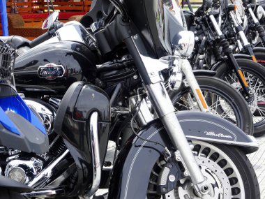 KUALA LUMPUR, MALAYSIA - 29 Temmuz 2017: Kapandı ve büyük bir motora odaklandı. Büyük motor ve son teknoloji motosiklet için yüksek kapasiteli beygir gücü üretti..  