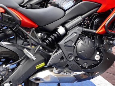 KUALA LUMPUR, MALAYSIA - 29 Temmuz 2017: Kapandı ve büyük bir motora odaklandı. Büyük motor ve son teknoloji motosiklet için yüksek kapasiteli beygir gücü üretti..  
