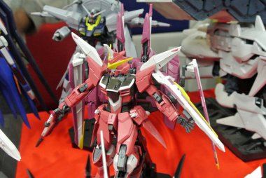 Kuala Lumpur, Malezya - 31 Mart 2018: Mobil Takım Elbiseli Gundam oyuncağı model ve oyuncaklara odaklandı. Gunpla & Bandai 'nin kurgusal Gundam evreninin karakterleri.