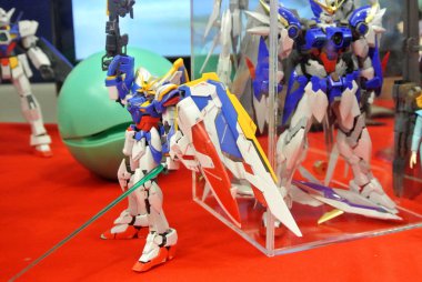 Kuala Lumpur, Malezya - 31 Mart 2018: Mobil Takım Elbiseli Gundam oyuncağı model ve oyuncaklara odaklandı. Gunpla & Bandai 'nin kurgusal Gundam evreninin karakterleri.