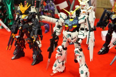 Kuala Lumpur, Malezya - 31 Mart 2018: Mobil Takım Elbiseli Gundam oyuncağı model ve oyuncaklara odaklandı. Gunpla & Bandai 'nin kurgusal Gundam evreninin karakterleri.