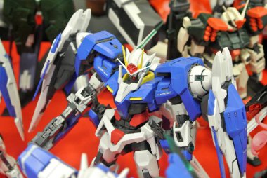 Kuala Lumpur, Malezya - 31 Mart 2018: Mobil Takım Elbiseli Gundam oyuncağı model ve oyuncaklara odaklandı. Gunpla & Bandai 'nin kurgusal Gundam evreninin karakterleri.