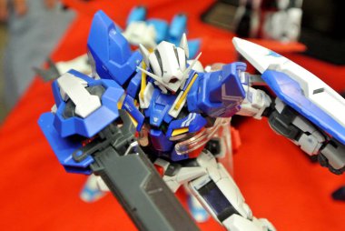 Kuala Lumpur, Malezya - 31 Mart 2018: Mobil Takım Elbiseli Gundam oyuncağı model ve oyuncaklara odaklandı. Gunpla & Bandai 'nin kurgusal Gundam evreninin karakterleri.