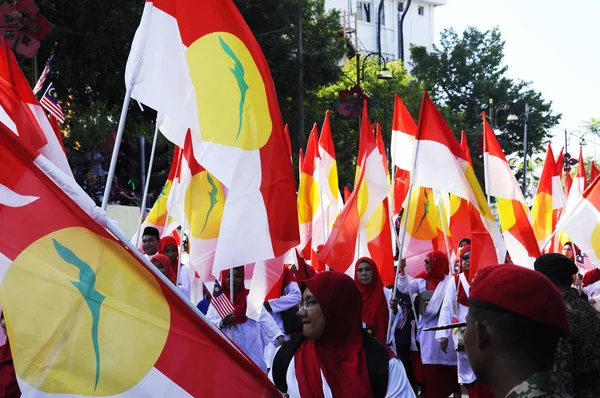 Seremban Malaysia Agosto 2017 Membros Partido Político Umno Segurando Bandeira — Fotografia de Stock