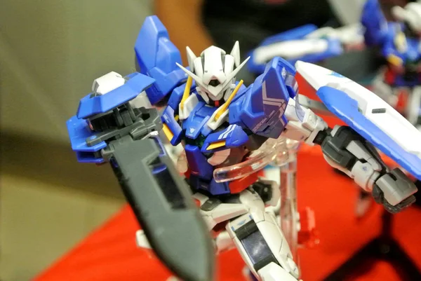Kuala Lumpur, Malezya - 31 Mart 2018: Mobil Takım Elbiseli Gundam oyuncağı model ve oyuncaklara odaklandı. Gunpla & Bandai 'nin kurgusal Gundam evreninin karakterleri.