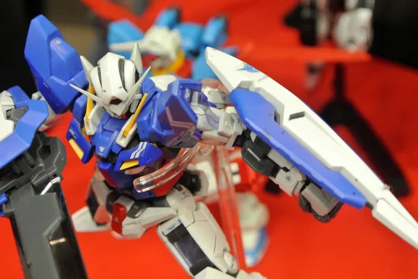 Kuala Lumpur, Malezya - 31 Mart 2018: Mobil Takım Elbiseli Gundam oyuncağı model ve oyuncaklara odaklandı. Gunpla & Bandai 'nin kurgusal Gundam evreninin karakterleri.