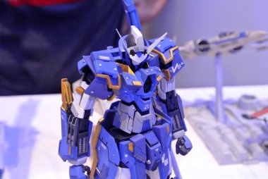 Kuala Lumpur, Malezya - 31 Mart 2018: Mobil Takım Elbiseli Gundam oyuncağı model ve oyuncaklara odaklandı. Gunpla & Bandai 'nin kurgusal Gundam evreninin karakterleri.