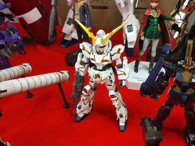 Kuala Lumpur, Malezya - 31 Mart 2018: Mobil Takım Elbiseli Gundam oyuncağı model ve oyuncaklara odaklandı. Gunpla & Bandai 'nin kurgusal Gundam evreninin karakterleri.