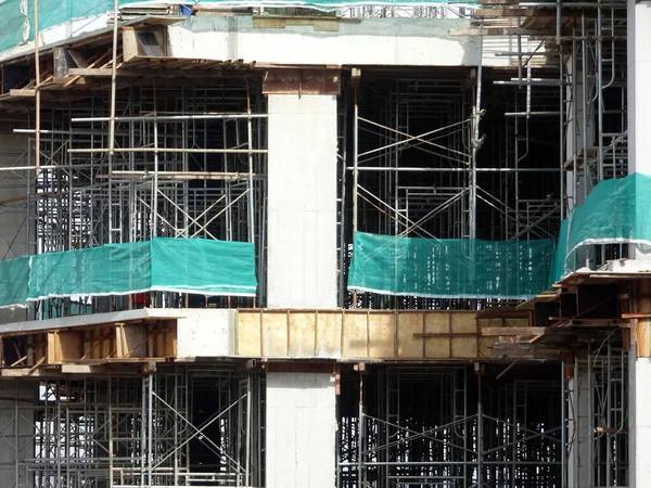 マレーシア クアラルンプール 2018年5月15日 建設スラブにおけるコンクリート構造物のビーム スラブ 労働者による従来の木材加工法によるもの — ストック写真