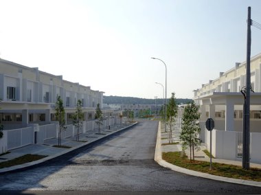 Kuala Lumpur, Malezya-18 Şubat 2018: Çift Kişilik hikaye lüks teras ev içinde Malaysia. Sadece bitmiş ve hareketsiz değil işgal. Modern ve çağdaş tarzı ile mimar tarafından tasarlanan