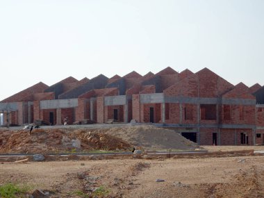 Kuala Lumpur, Malezya - 26 Mayıs 2017: Malezya 'da inşaat halindeki iki katlı lüks teras evi. Modern ve çağdaş stili olan mimar tarafından tasarlandı. Duvar kil tuğla kullanılarak yapıldı..