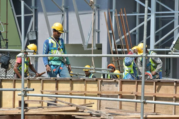 Perak Malaisie Juin 2016 Travailleurs Construction Fabriquant Des Coffrages Bois — Photo