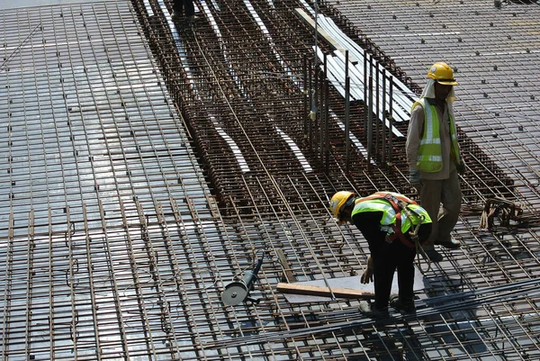 Malacca Malasia Mayo 2016 Trabajadores Construcción Que Fabrican Barras Refuerzo — Foto de Stock