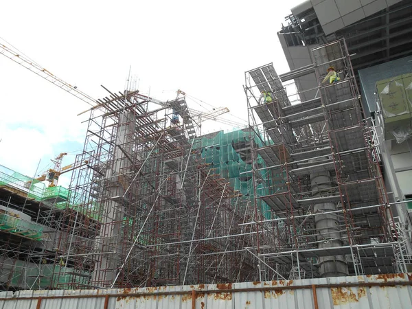 Melaka Malaysia April 2016 Bauarbeiter Tragen Auf Der Baustelle Melaka — Stockfoto