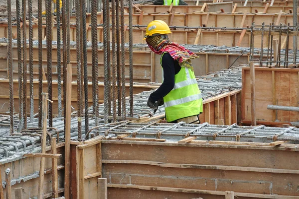 Johor Malaysia April 2016 Ground Beam Timber Formwork Constructed Workers — 图库照片