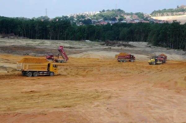 Kuala Lumpur Malasia Julio 2017 Maquinaria Pesada Haciendo Trabajo Tierra — Foto de Stock