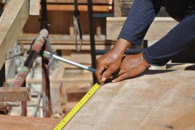 JASIN, MALAYSIA - 10 Mart 2016: İnşaat alanında kullanılan mezura. 