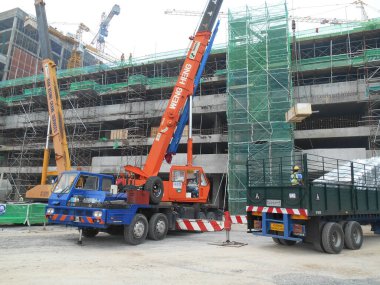 KUALA LUMPUR, MALAYSIA - 19 Eylül 2016: Yapım aşamasındaki bina. Duvar ve tedavi bitti. 