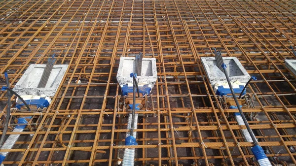 Malacca Malaysia エイプリル社2016 プレストレストケーブル腱は 建設現場におけるプレストレストコンクリートのアンカー端部です より大きなスパンでコンクリートスラブの品質を向上させる技術です — ストック写真