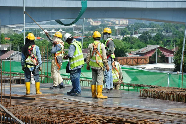 Malacca Malaisie Mai 2016 Travailleurs Construction Travaillant Sur Chantier Malacca — Photo
