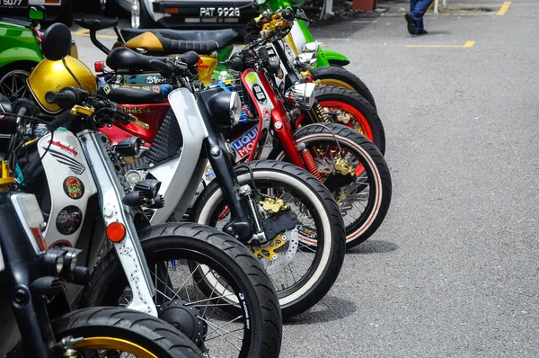 Negeri Sembilan Malaysia Maio 2016 Grupo Motocicleta Rua Personalizada Estacionada — Fotografia de Stock
