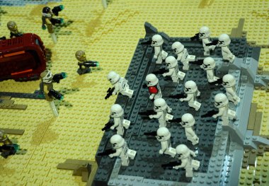 SELANGOR, MALAYSIA -30 Temmuz 2016: İlk Düzen Stormtroopers ordusu ve diğer Dtarwars karakter figürleri 